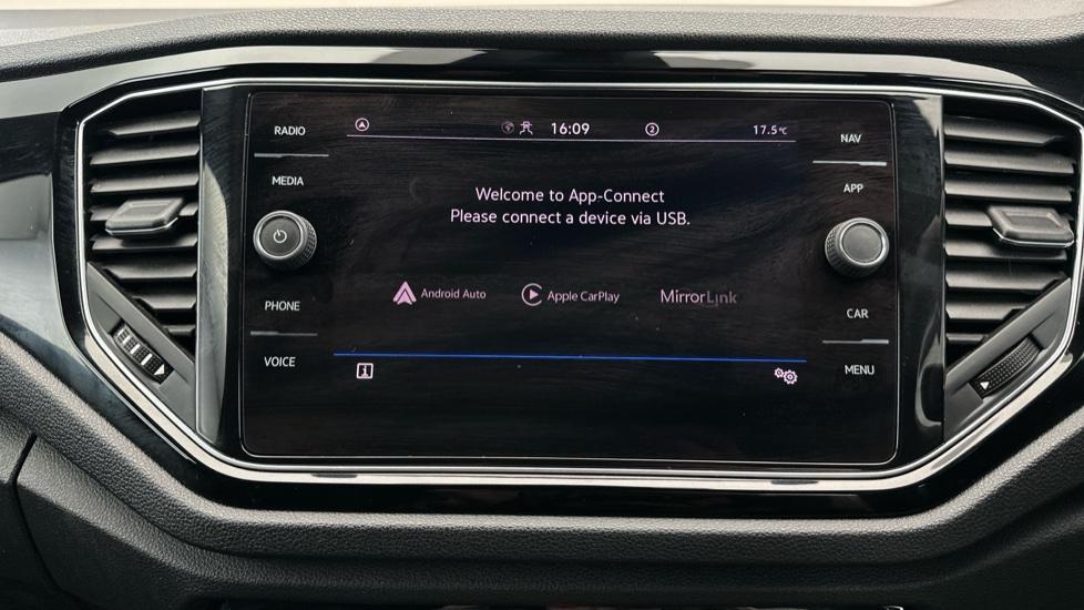 Apple Car Play & Android Auto