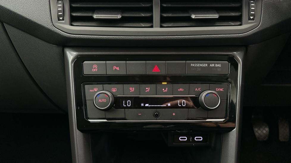 Auto Stop/Start/Air Conditioning /Dual Climate Control 