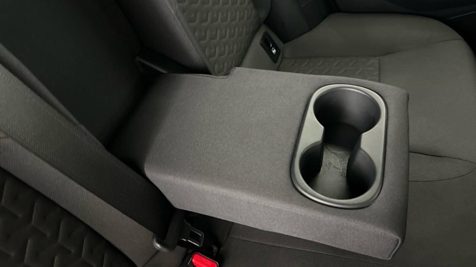 Rear Armrest/ Cup Holder