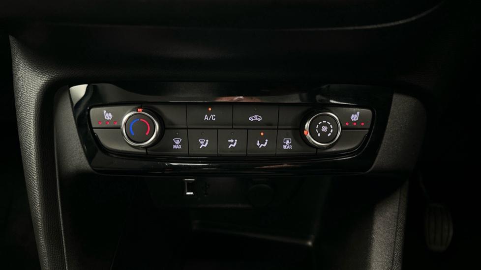 Air Conditioning  / Heated Seats 