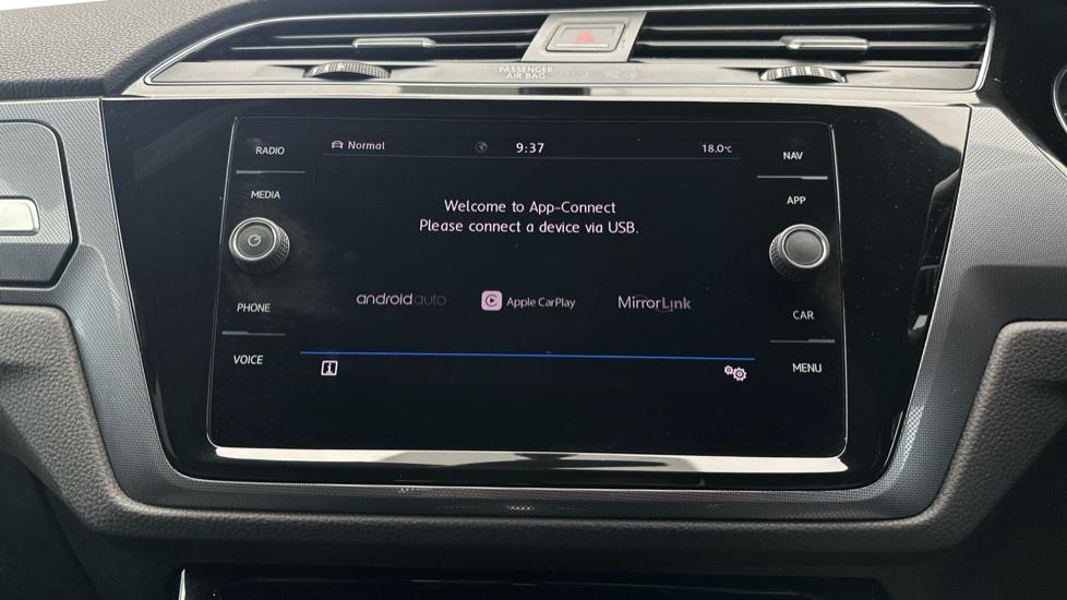 Apple Car Play & Android Auto