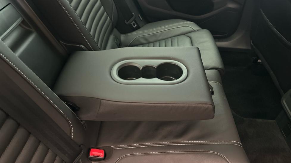 Rear Armrest/ Cup Holder