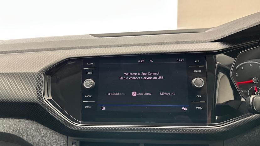 Apple CarPlay/Android Auto 