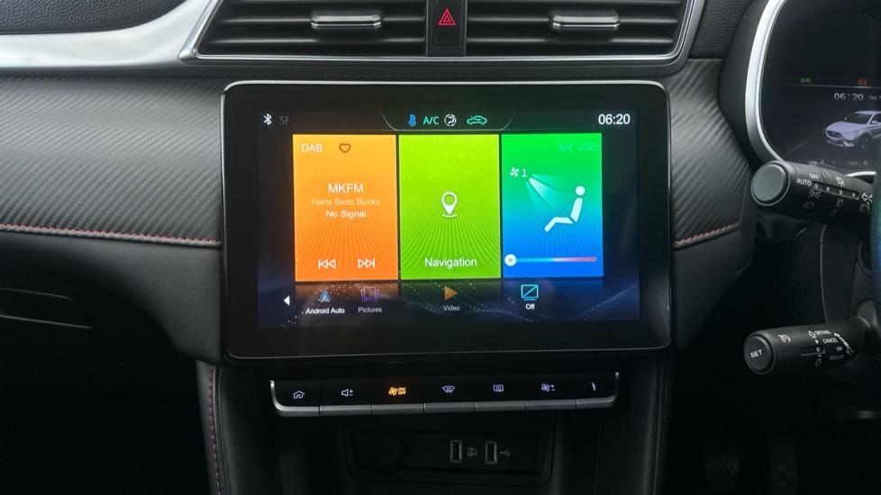 Apple Car Play & Android Auto