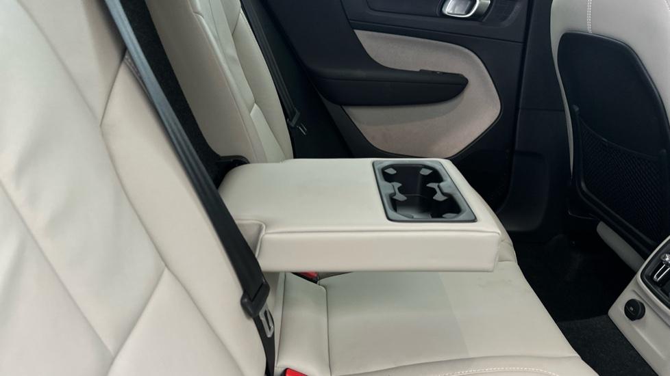 Rear Armrest/ Cup Holder