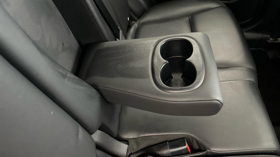 Rear Armrest/ Cup Holder