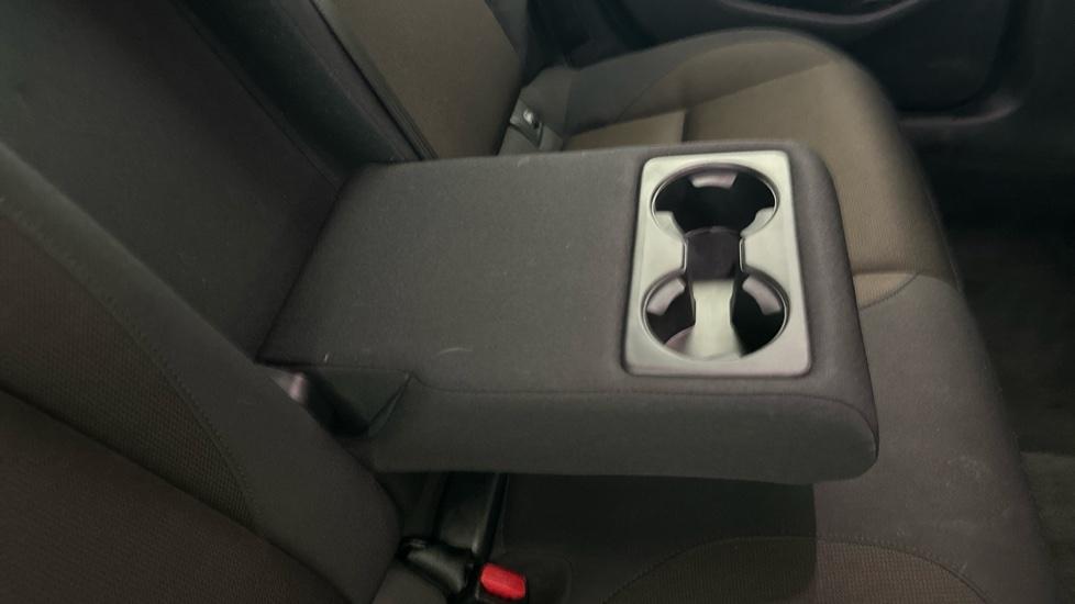 Rear Armrest/ Cup Holder