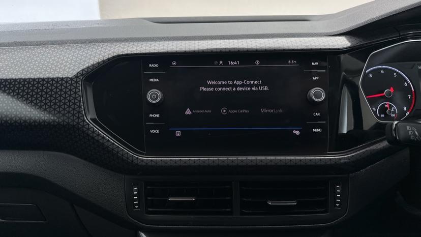 Apple CarPlay/Android Auto 