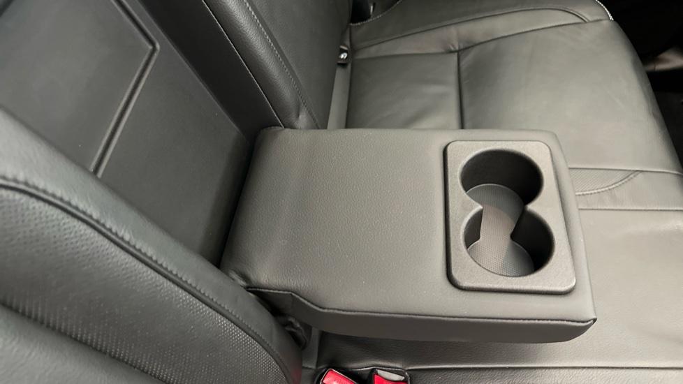 Rear Armrest/ Cup Holder