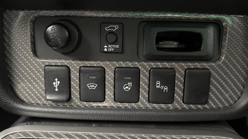Heated Steering Wheel /Blind Spot Monitoring System 