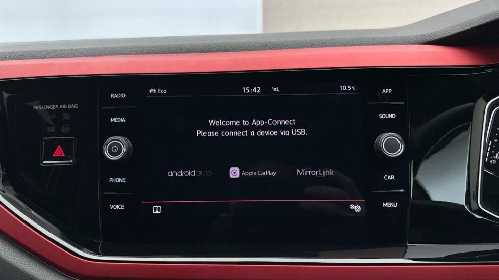 Apple Car Play & Android Auto