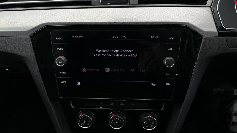 Apple CarPlay / Android Auto 