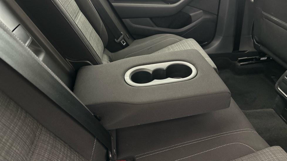 Rear Armrest/ Cup Holder