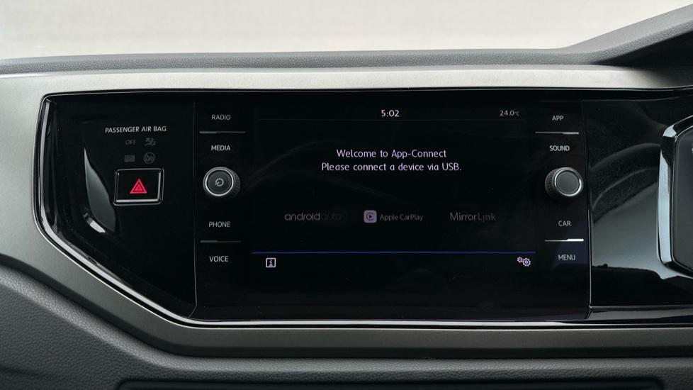 Apple Car Play & Android Auto