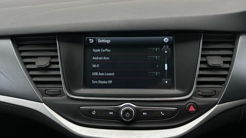 Apple CarPlay / Android Auto 