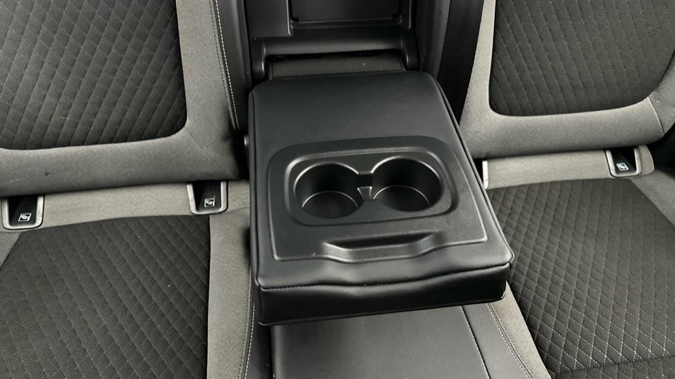 Rear Armrest/ Cup Holder