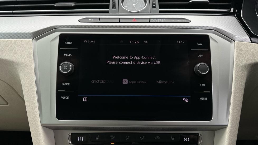 Apple Car Play & Android Auto