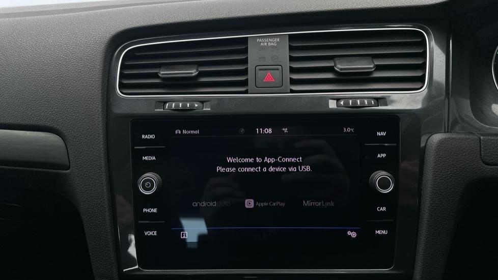 Apple Car Play & Android Auto