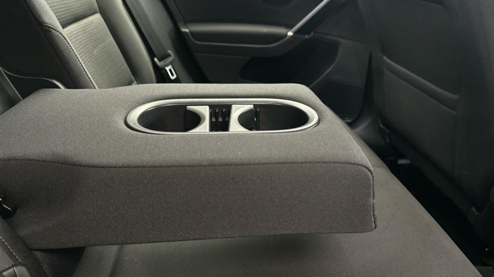 Rear Armrest/ Cup Holder