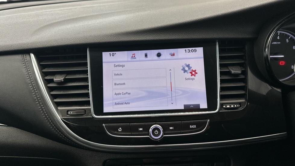 Apple Car Play & Android Auto