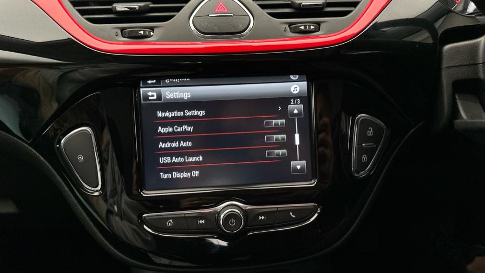 Apple Car Play & Android Auto