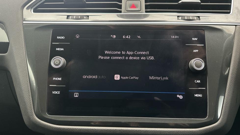 Apple Car Play & Android Auto