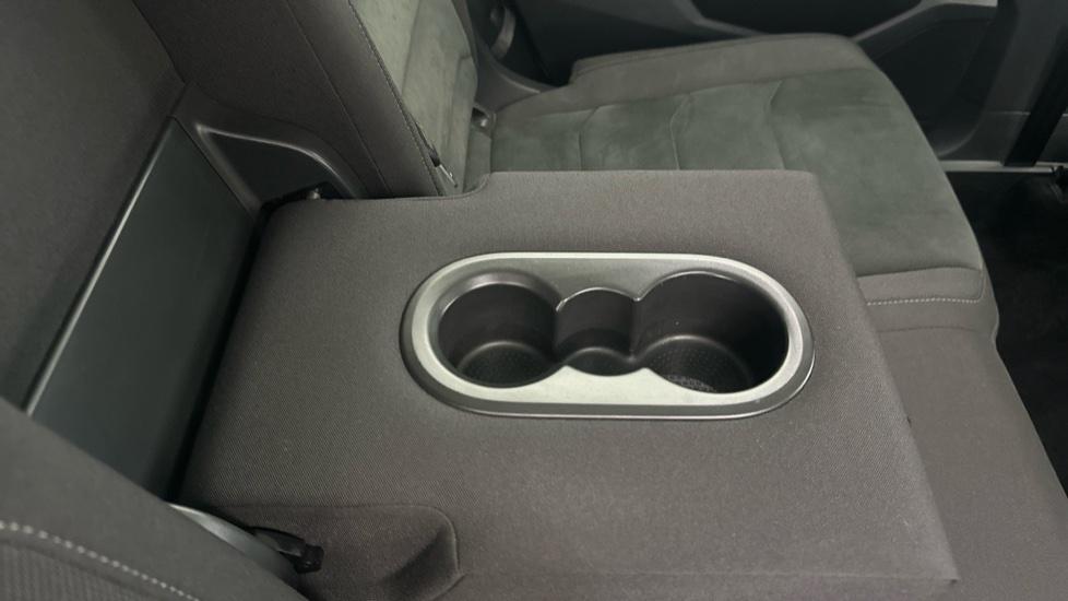 Rear Armrest/ Cup Holder