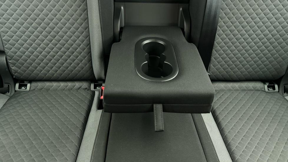 Rear Armrest/ Cup Holder