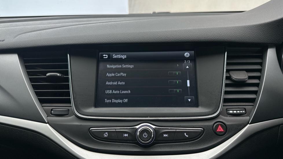 Apple Car Play & Android Auto