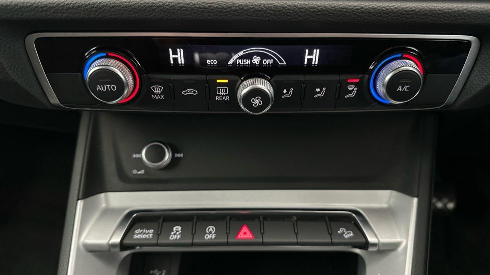 Air Conditioning /Dual Climate Control /Auto Stop/Start 