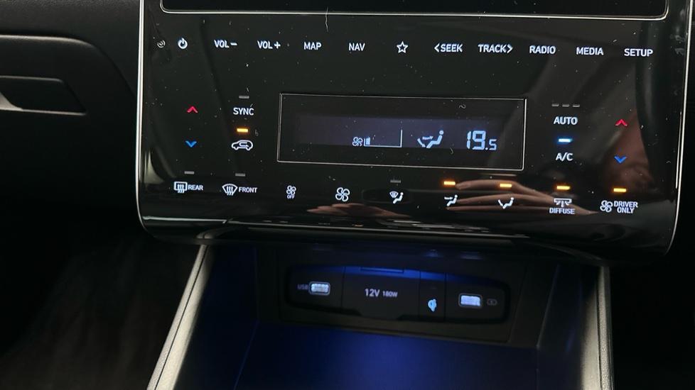 Dual Climate Control / Air Conditioning 