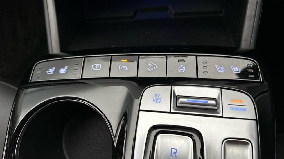 Heated Steering Wheel / Heated Seats / Cooled Seats 