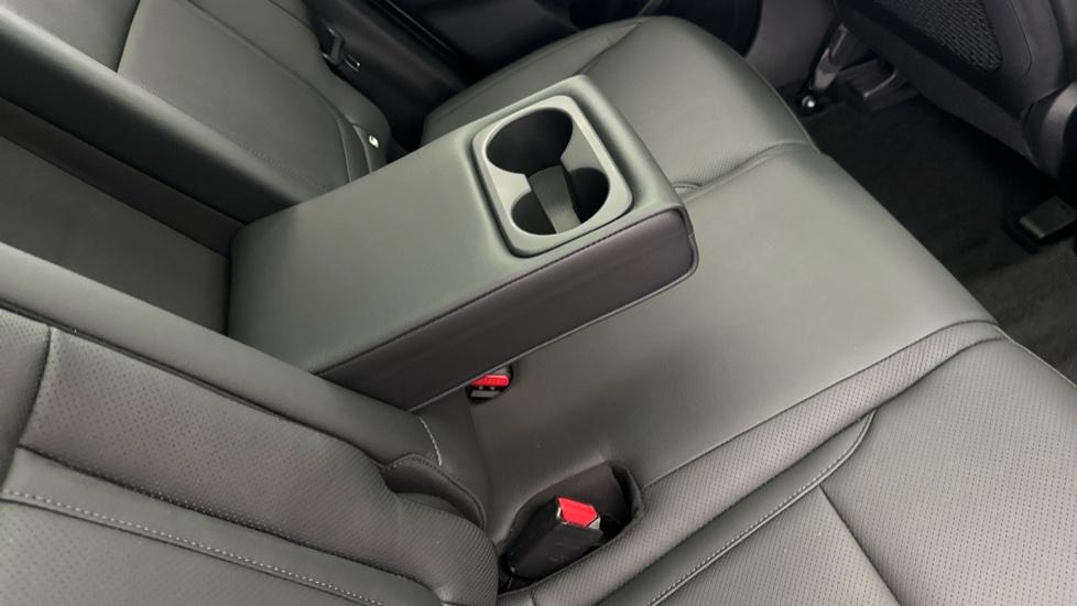 Rear Armrest/ Cup Holder