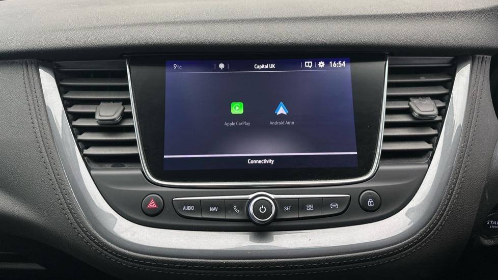 Apple Car Play & Android Auto