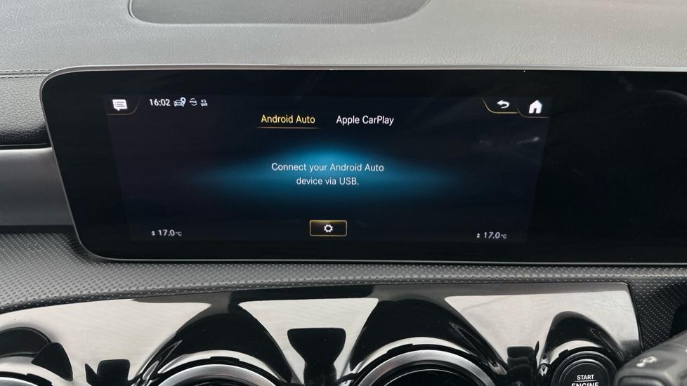 Apple Car Play & Android Auto