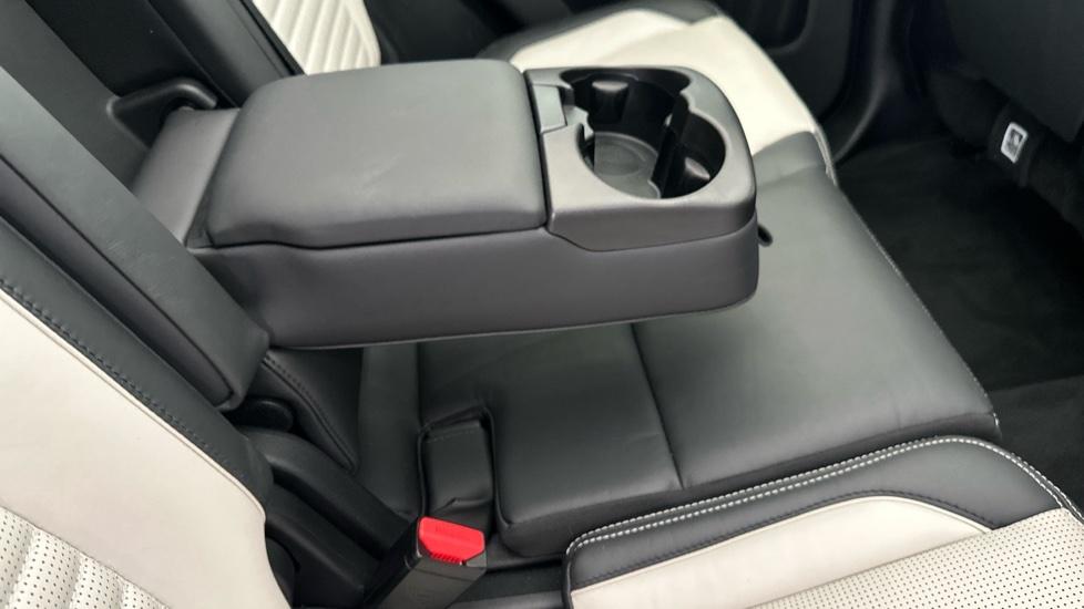 Rear Armrest/ Cup Holder