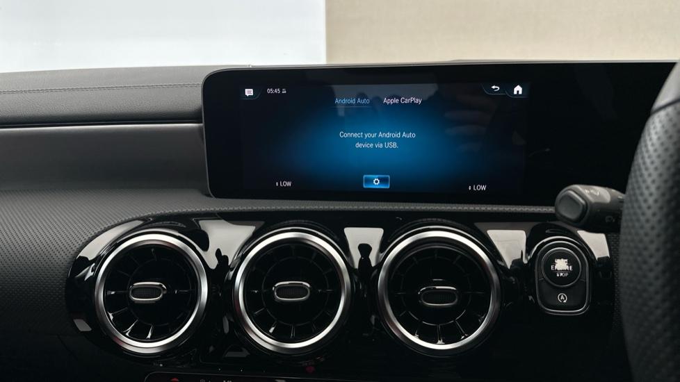 Apple Car Play & Android Auto