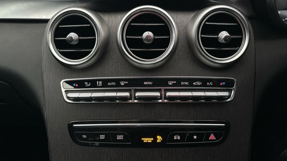 Air Conditioning /Dual Climate Control 