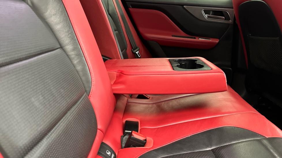 Rear Armrest/ Cup Holder