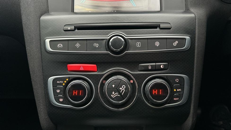 Air Conditioning /Dual Climate Control 