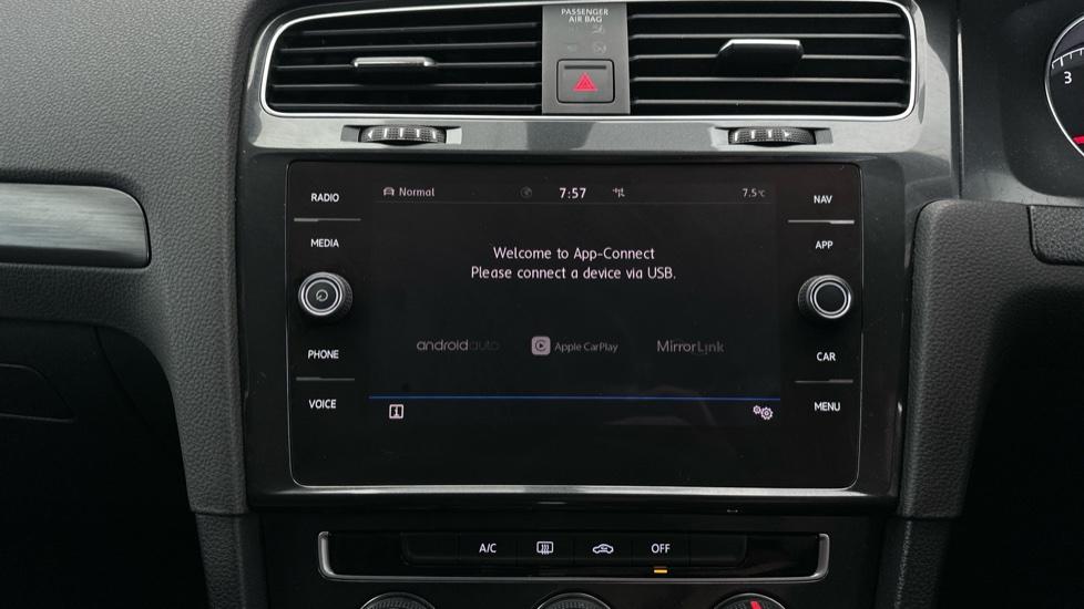 Apple Car Play & Android Auto