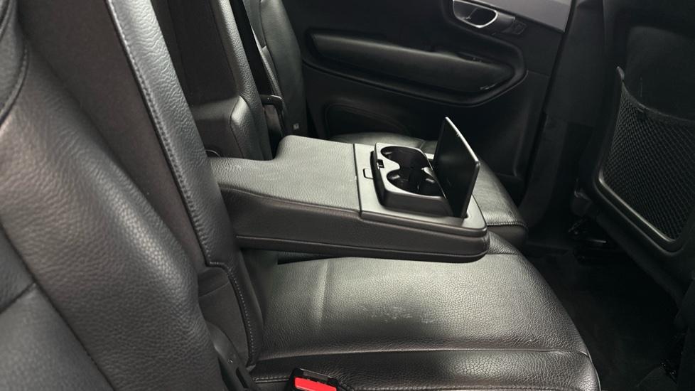 Rear Armrest/ Cup Holder