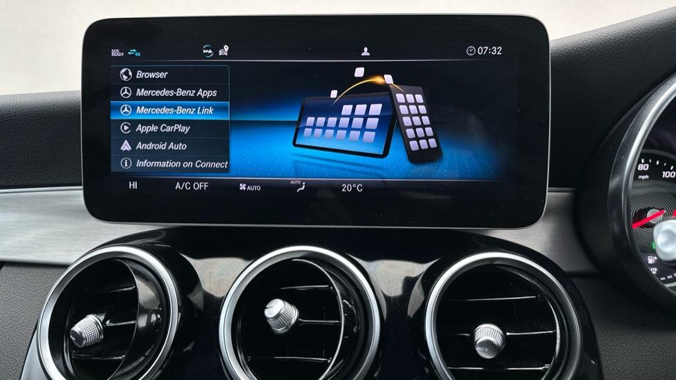 Apple Car Play & Android Auto