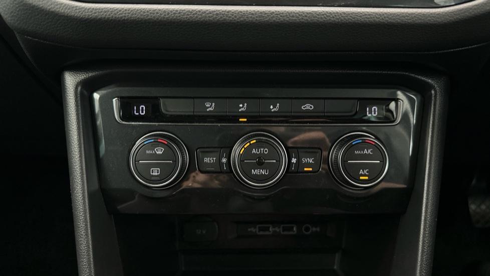 Air Conditioning /Dual Climate Control 