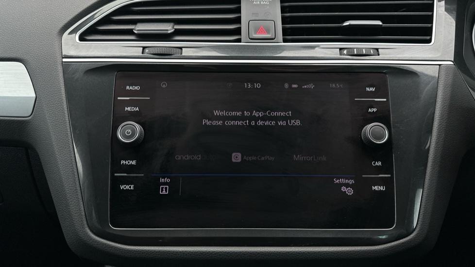 Apple Car Play & Android Auto