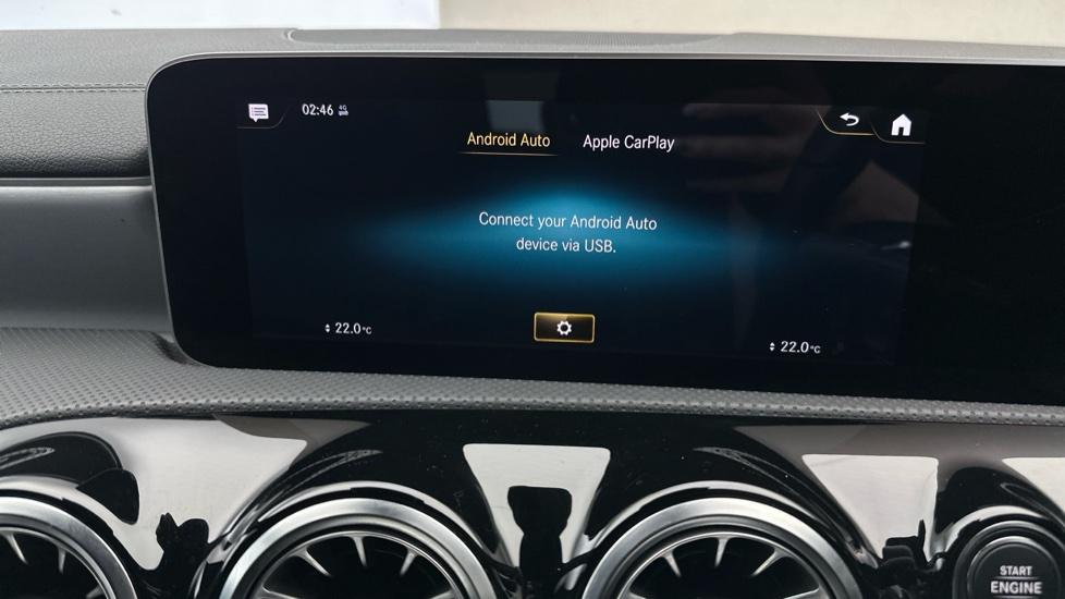 Apple Car Play & Android Auto