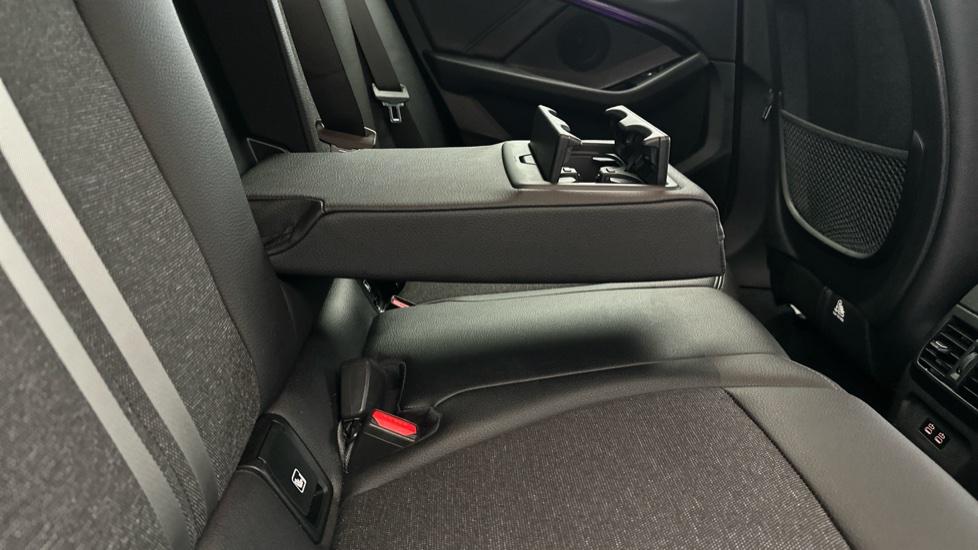 Rear Armrest/ Cup Holder