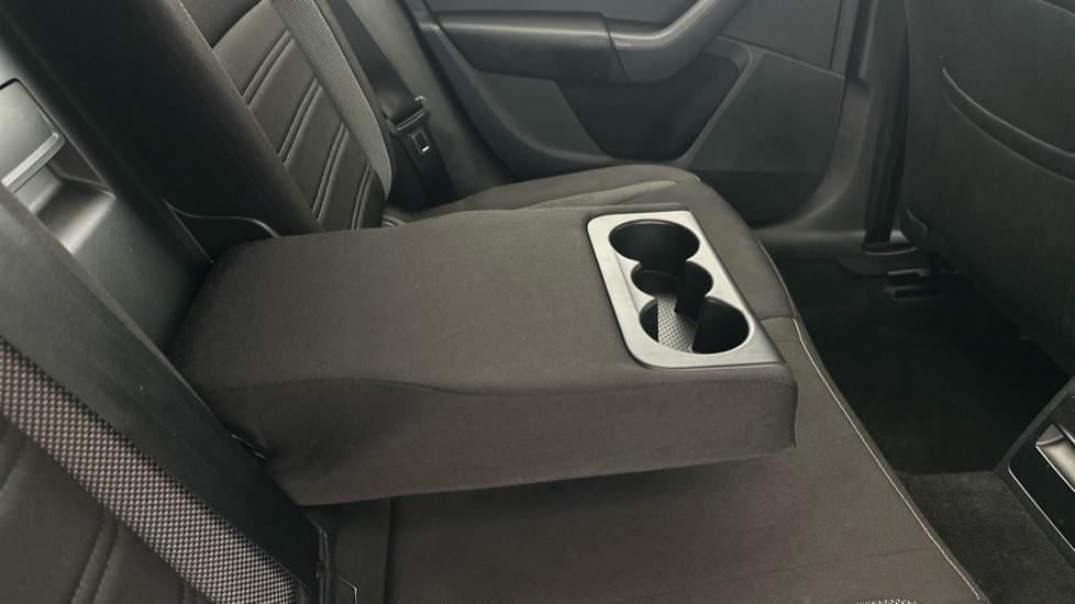 Rear Armrest/ Cup Holder