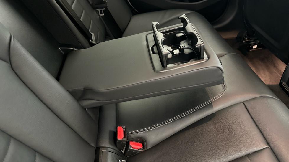 Rear Armrest/ Cup Holder