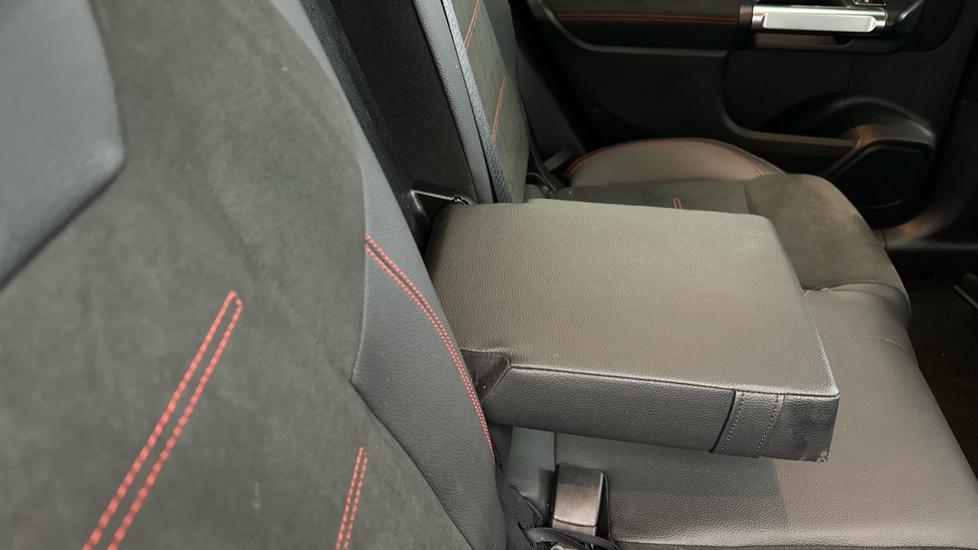 Rear Armrest/ Cup Holder